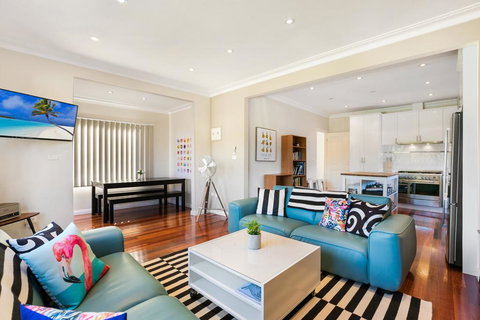 The Bud House - Accommodation Directory 0