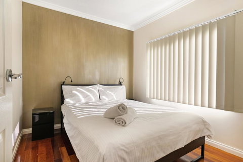 The Bud House - Accommodation Directory 3