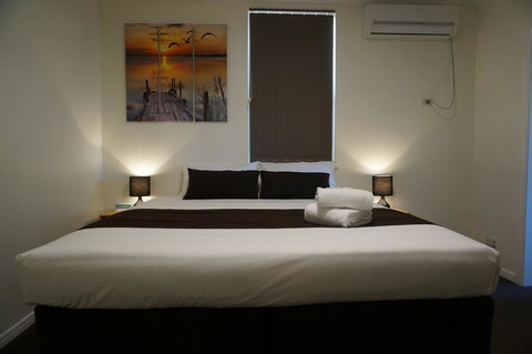 The Cliff House - Accommodation Directory 2