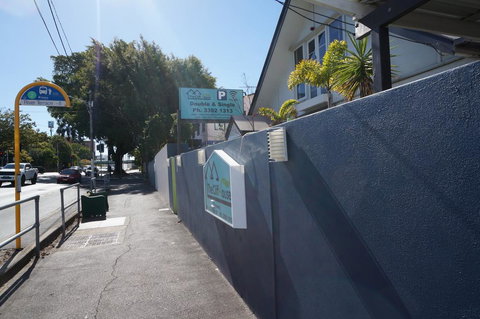 The Cliff House - Accommodation Directory 0