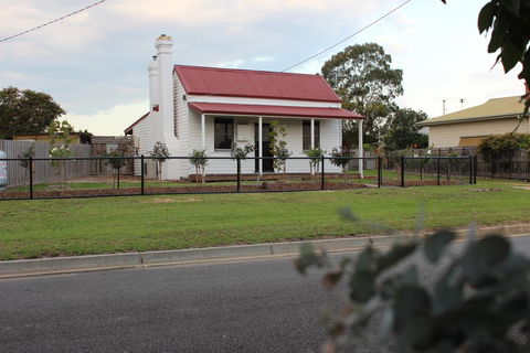 The Cottage - Accommodation Directory 0