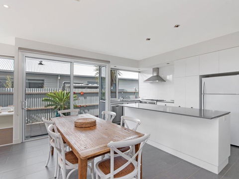 The Craic - Accommodation Directory 0