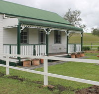 The Dollhouse Cottage - Accommodation Directory
