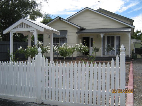 The Don Healesville - Accommodation Directory 1