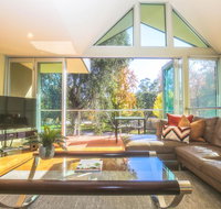 The Glass Pinnacle - Accommodation Directory