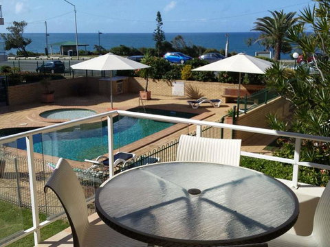 The Headlands 10 - 2 BDRM Apt Across From Alex Beach - Accommodation Directory 2
