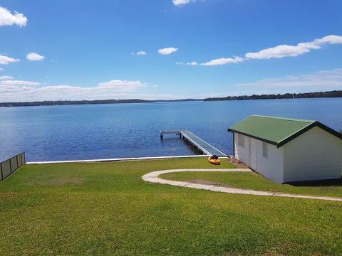 The Lake Escape - Accommodation Directory 0