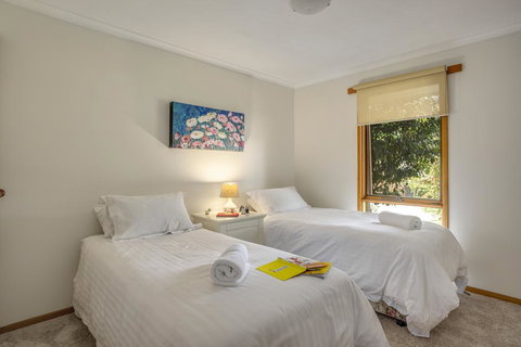 The Leisure House - Accommodation Directory 3