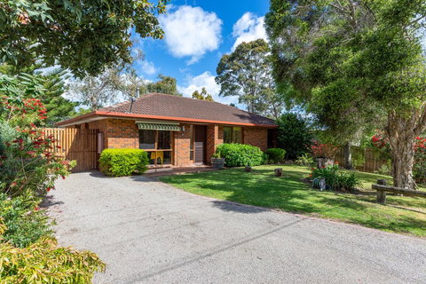 The Leisure House - Accommodation Directory 0
