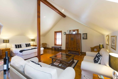 The Mews Studio - Accommodation Directory 2
