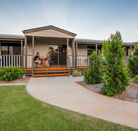The Rocks Motel - Accommodation Directory