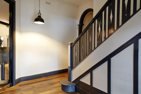 The Royal Hotel, Drouin - Accommodation Directory 2