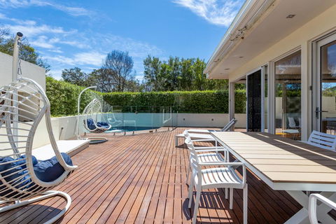 The Sanctuary: Stunning. Hot Tub Spa + Linen - Accommodation Directory 1
