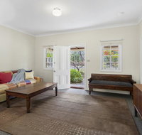 THE TEACHERS COTTAGE - Accommodation Directory