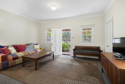 THE TEACHERS COTTAGE - Accommodation Directory 0