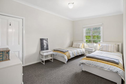 THE TEACHERS COTTAGE - Accommodation Directory 2