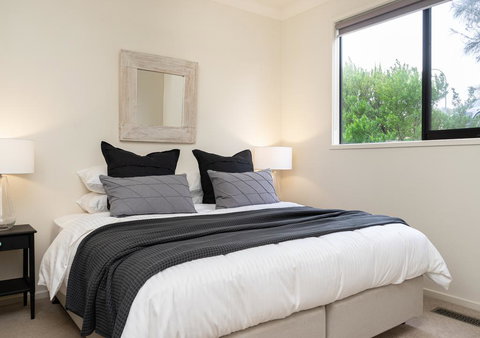 The Turnberry - Accommodation Directory 3