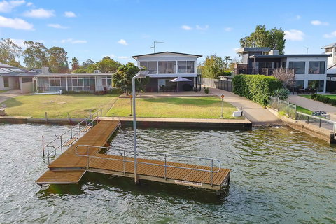 The View - Accommodation Directory 2