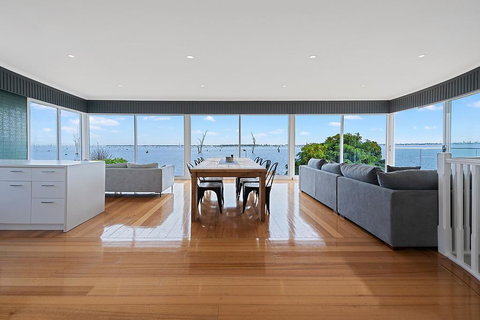 The View - Accommodation Directory 0