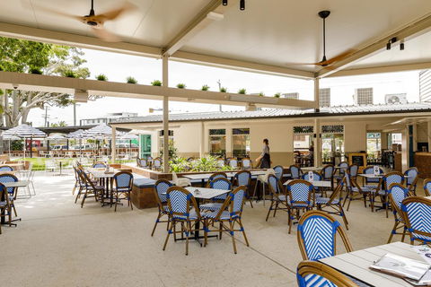 The Waterloo Bay Hotel - Accommodation Directory 2