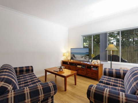 Three Bedroom Townhouse - Accommodation Directory 0