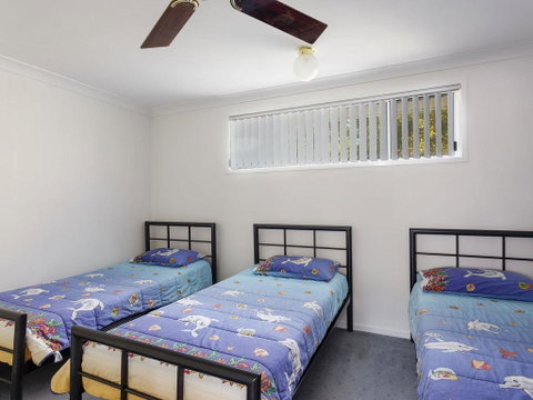 Three Bedroom Townhouse - Accommodation Directory 1