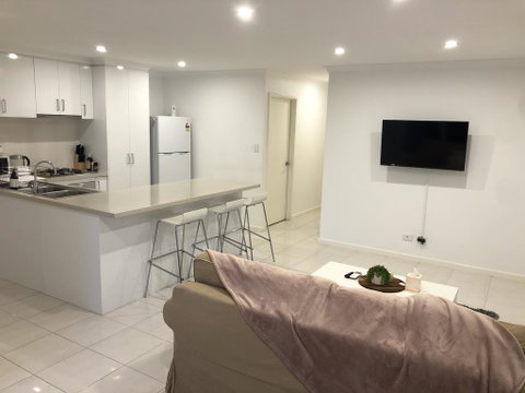 Three Bedroom, Two Bathroom Family Home - Accommodation Directory 1