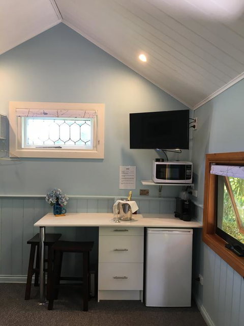Tiffany's Country Cottages - Accommodation Directory 1