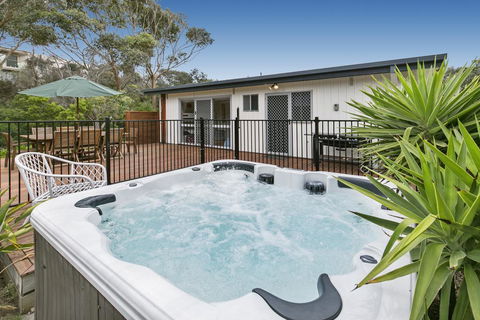 To The Beach - Accommodation Directory 3