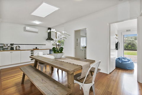To The Beach - Accommodation Directory 1