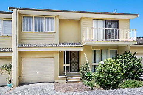 Toowoon Bay Townhouse, Unit 6 - Accommodation Directory 0