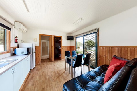 Torquay Foreshore Caravan Park - Accommodation Directory 1
