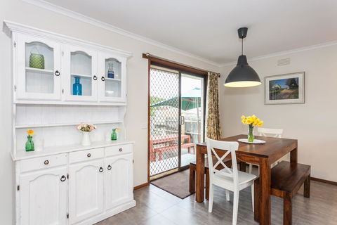 Torquay Retreats Aus- TwentyTwo Pride - Accommodation Directory 1