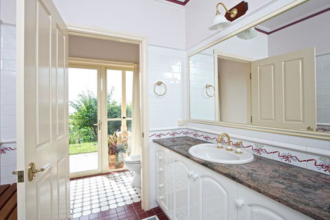 Tranquill Garden Hideaway - Accommodation Directory 3