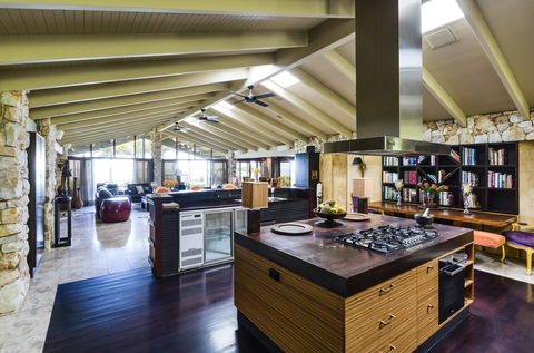 Trinity Beach Palace - Accommodation Directory 2