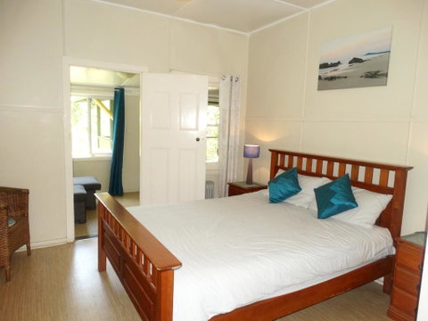 Tuckers Rocks Cottage - Accommodation Directory 3
