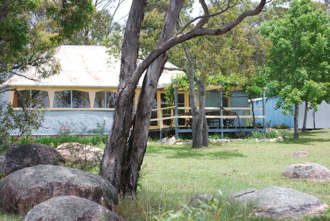 Twisted Gum Vineyard Cottage - Accommodation Directory 0