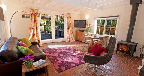 Tyneside Gatehouse - Accommodation Directory 3