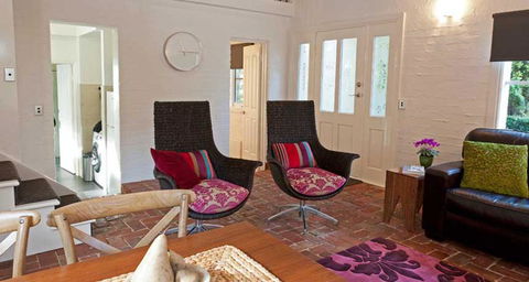 Tyneside Gatehouse - Accommodation Directory 2