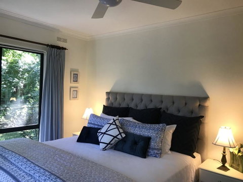 Tyntynder Cottage - Accommodation Directory 1