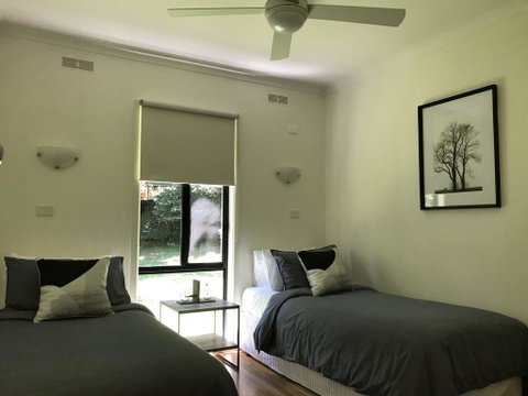 Tyntynder Garden Cottage 4 - Accommodation Directory 1