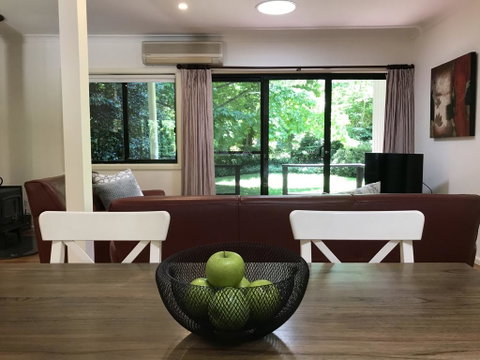 Tyntynder Garden Cottage 4 - Accommodation Directory 3