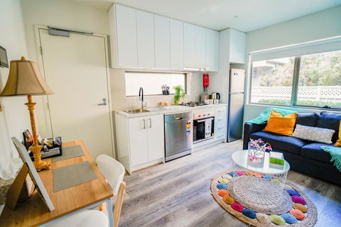 U1 Brunswick Living Brand New Apartment Close To Airport And CBD - Accommodation Directory 0