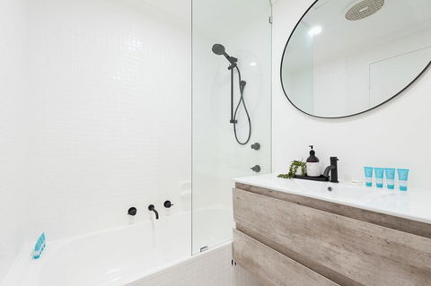 ULTIMATE BONDI LIVING - Accommodation Directory 3