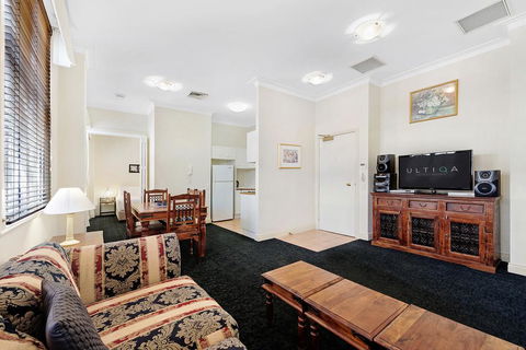 ULTIQA Rothbury Hotel - Accommodation Directory 3