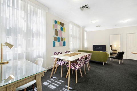 ULTIQA Rothbury Hotel - Accommodation Directory 2