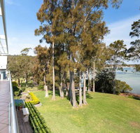 Unit 1 44 Danalene Pde fantastic waterfront property with air con - Accommodation Directory
