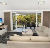 Unit 2 Point Break Apartments 1-3 Point Arkwright Linen Incl - Accommodation Directory