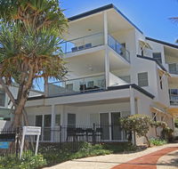 Unit 2 Beach Gallery 9 Andrew Street Point Arkwright 500 BOND LINEN SUPPLIED - Accommodation Directory