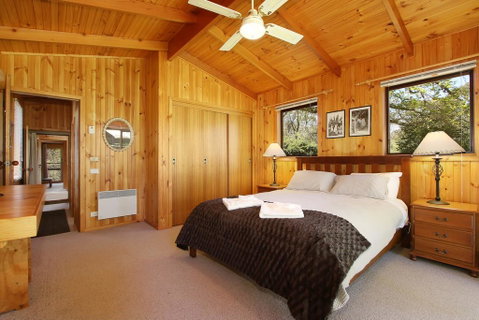Until - Country Garden Setting - Accommodation Directory 0